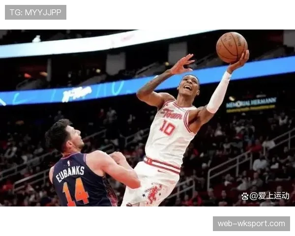季前赛报道：风暴新秀后卫在比赛中送出13次助攻