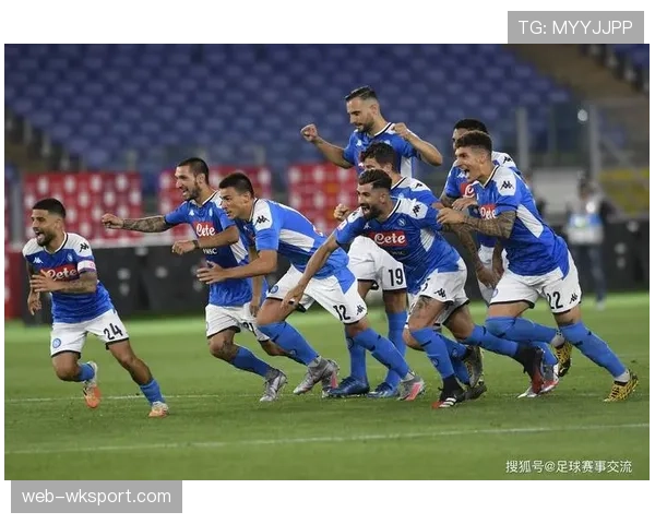 那不勒斯公布对阵亚特兰大20人大名单，波利塔诺因发烧缺席